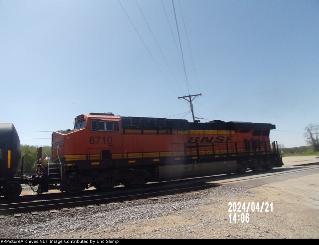 BNSF 6710 DPU